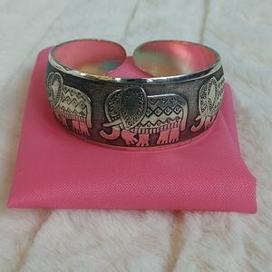 Elephant silver tone bracelet
